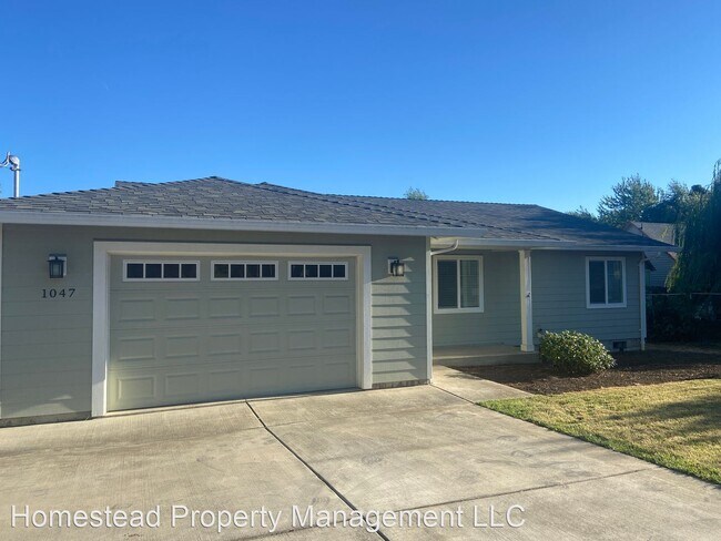 Building Photo - 3 br, 2 bath House - 1047 W Ellendale Ave.