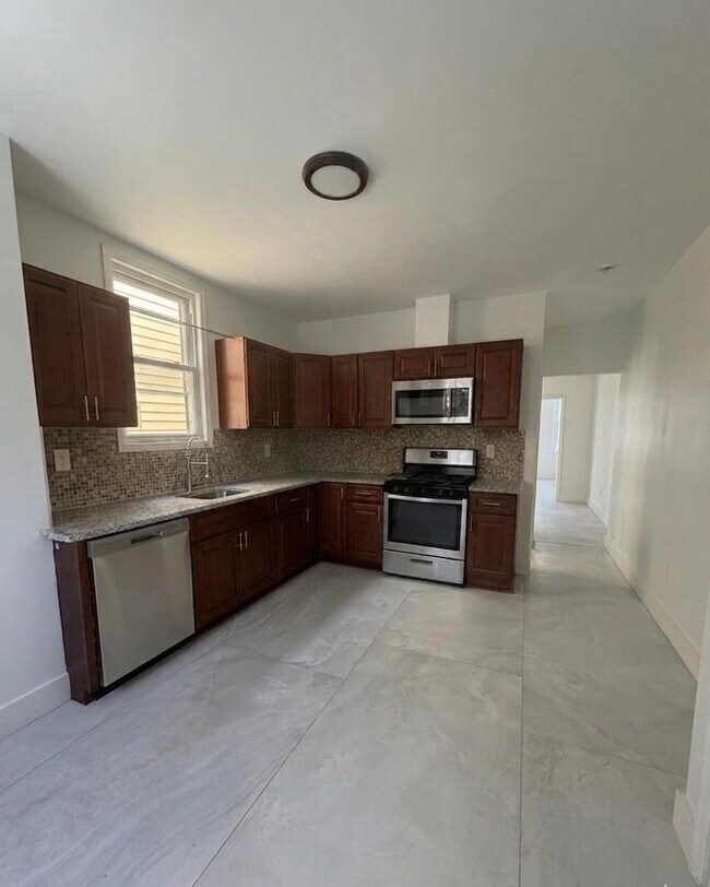 Foto del edificio - 132 Bayview Ave