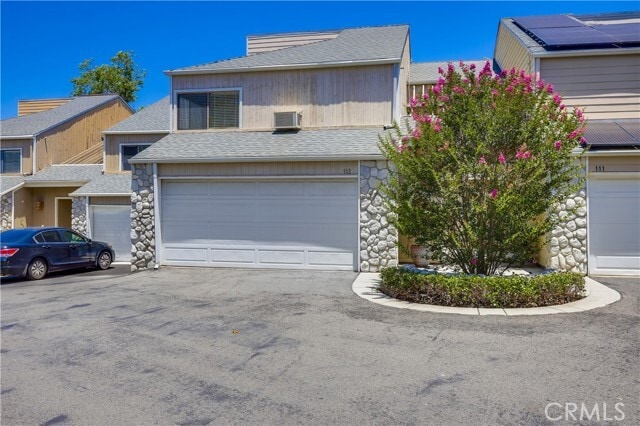 Primary Photo - 23521 Ave La Caza