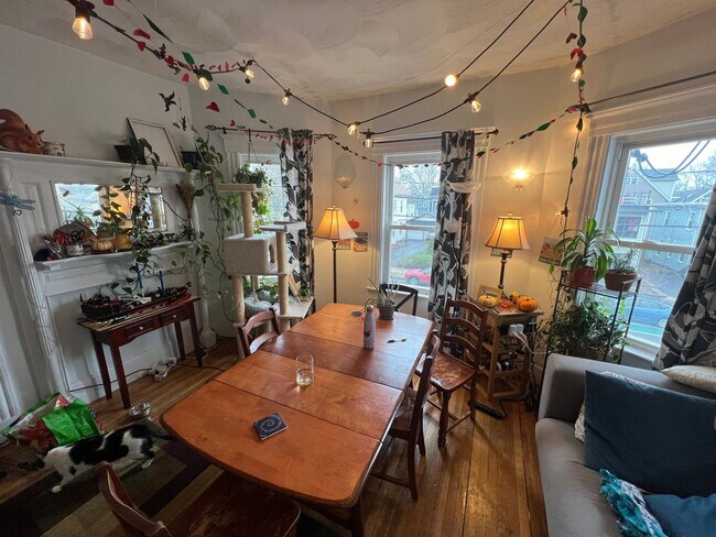 Foto del edificio - Somerville 4 bed Available 9/1