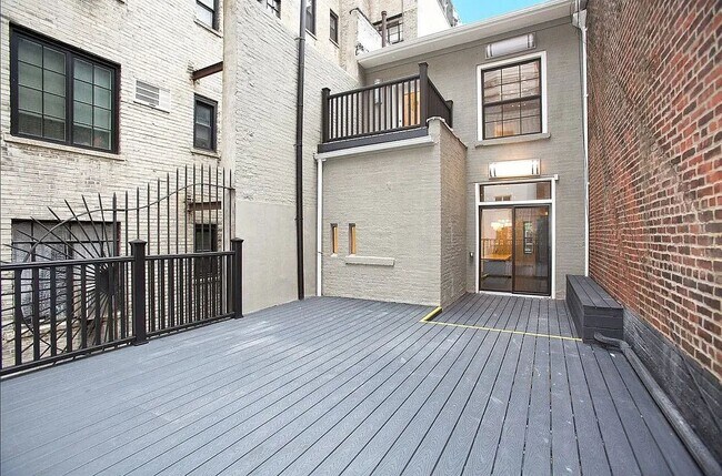 Building Photo - East 39th Street