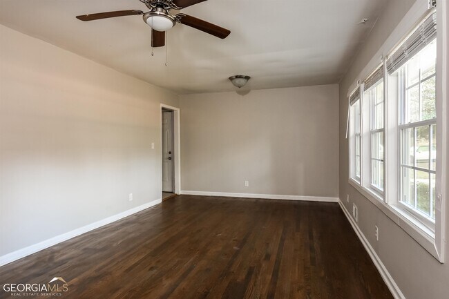 Foto del edificio - 4855 Campbellton Rd SW