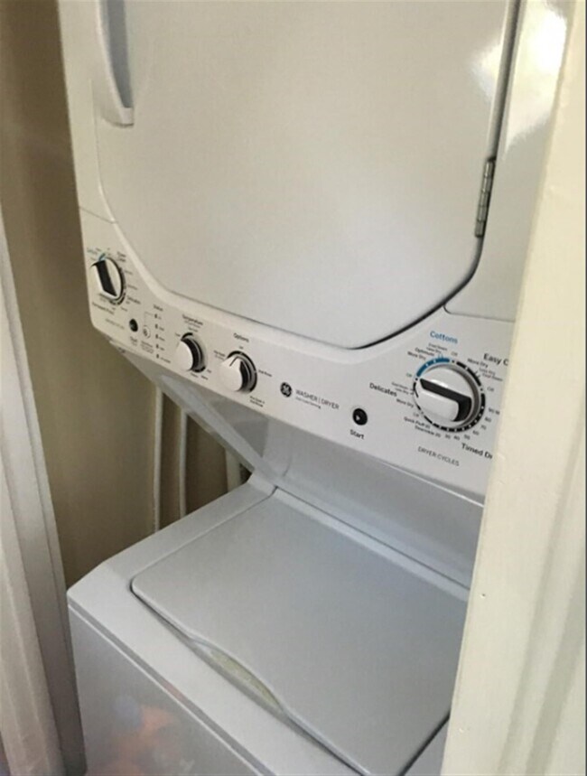 Foto del edificio - 77 Lyman Ave