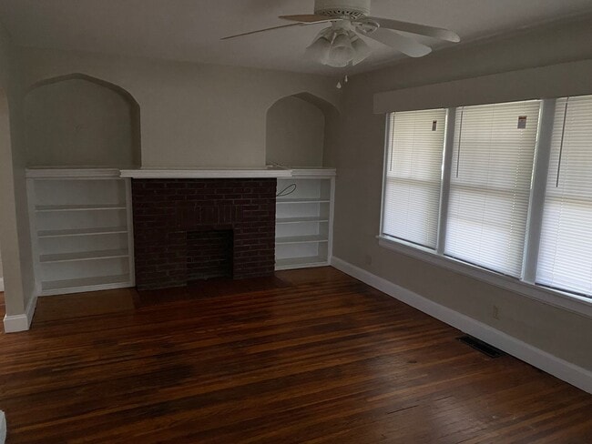 Foto del edificio - 3 Bedroom 1 Bathroom Single Family Home, N...