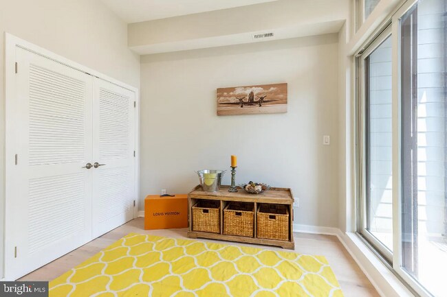 Building Photo - 2102 N Percy St