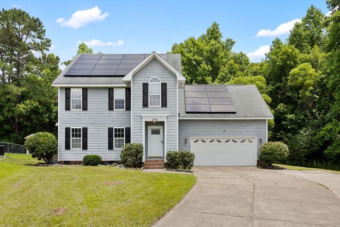 Foto principal - 3 Bedroom/2.5 Bath Home