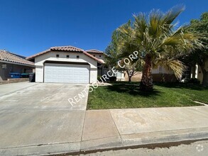Building Photo - 39914 Milan Dr