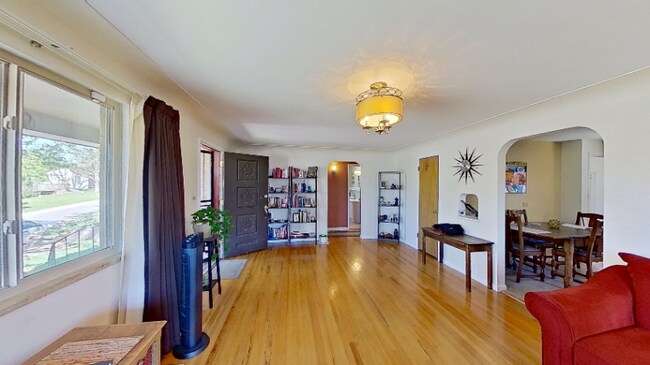 Building Photo - 4030 S Fox St