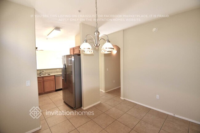 Foto del edificio - 421 N 168th Ln