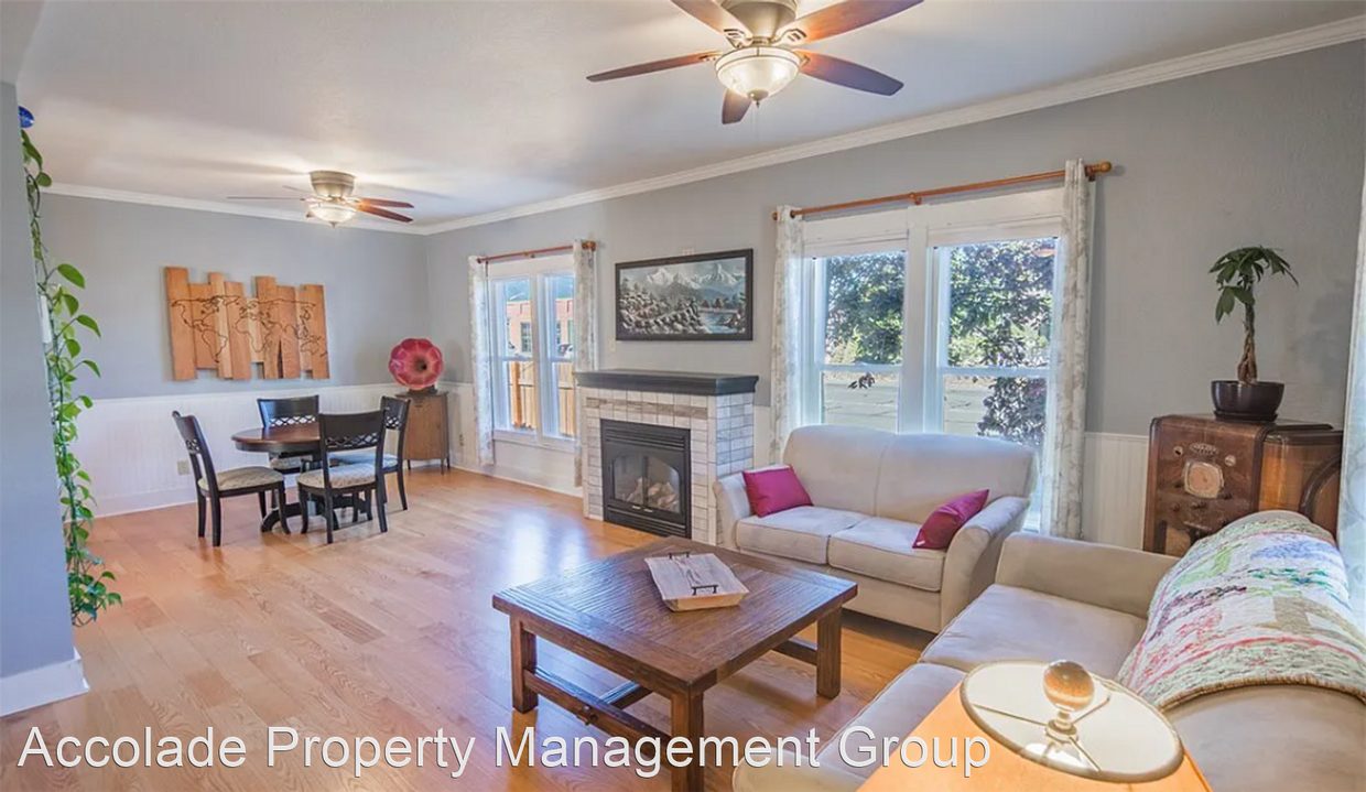 Foto principal - 4 br, 2 bath House - 109 W Second Street