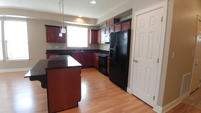 Foto del edificio - 552 SW State St