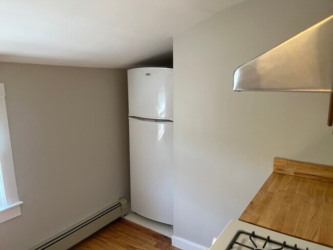 Building Photo - 38 Silver St