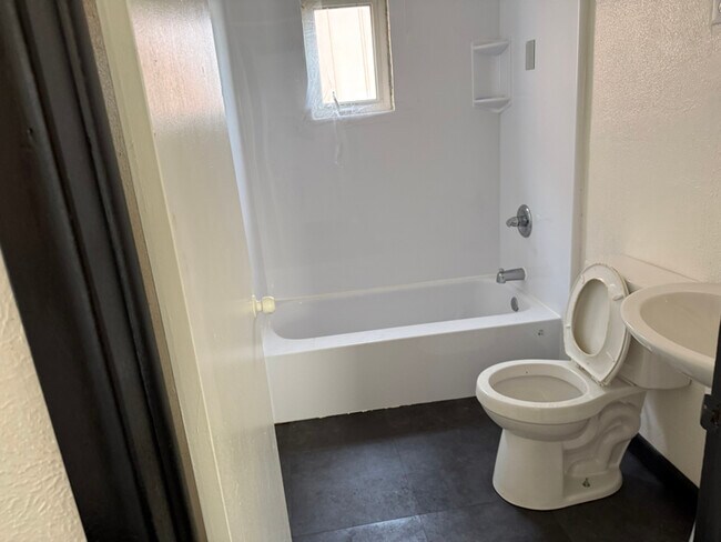 Foto del edificio - 162 Township Rd 1043