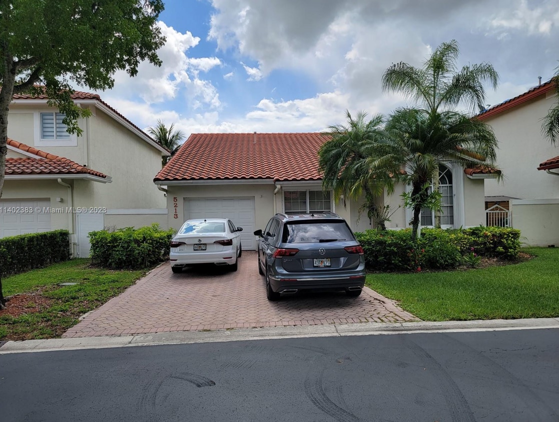 Primary Photo - 5213 NW 105th Ct