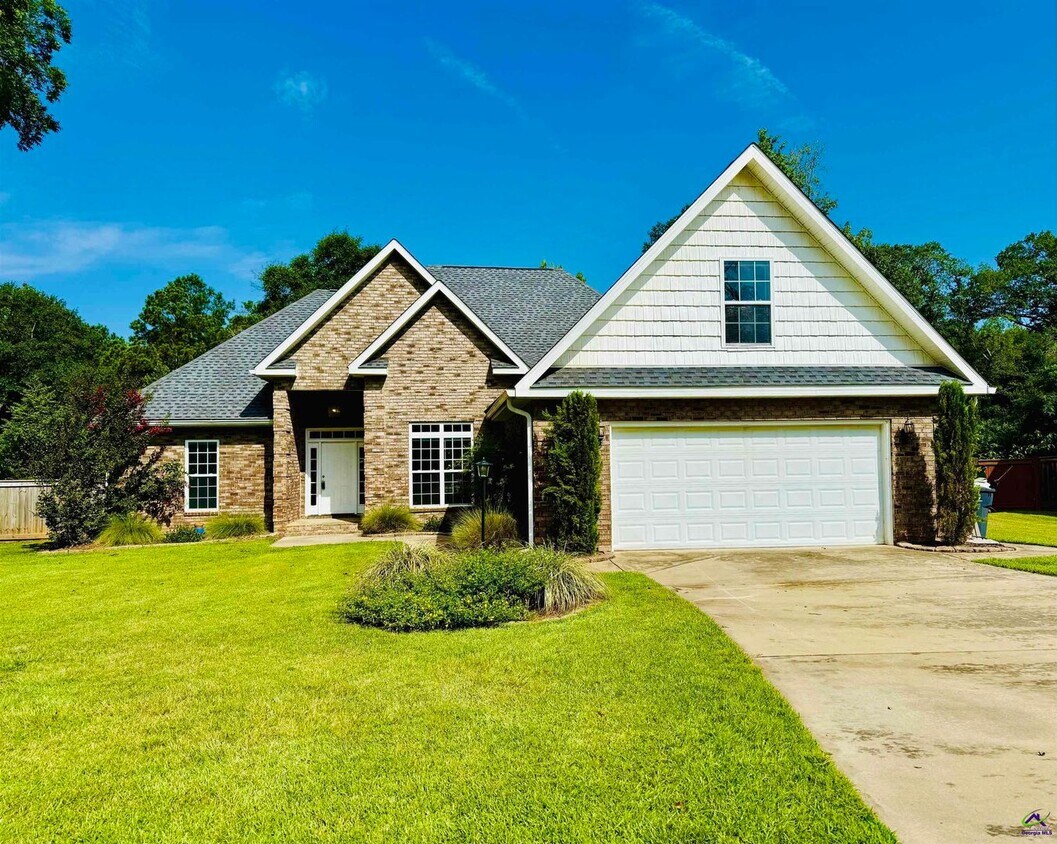 Foto principal - 410 Hill Ln