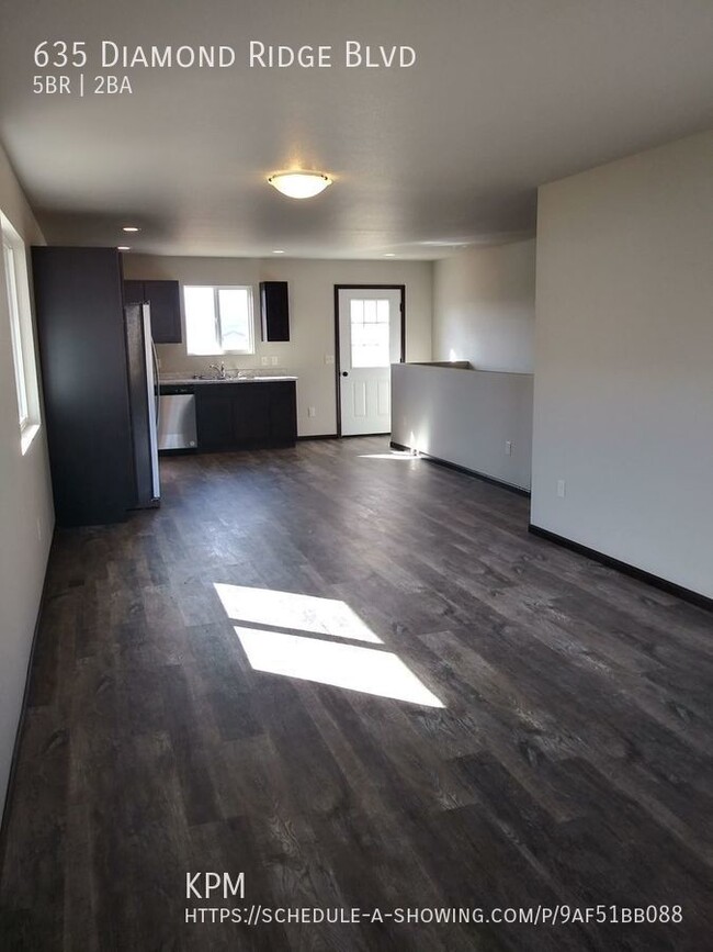 Building Photo - 5 BED | 2 BATH | DOUBLE GARAGE | RAPID VALLEY