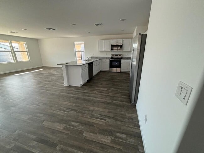 Building Photo - 24581 W Cocopah St