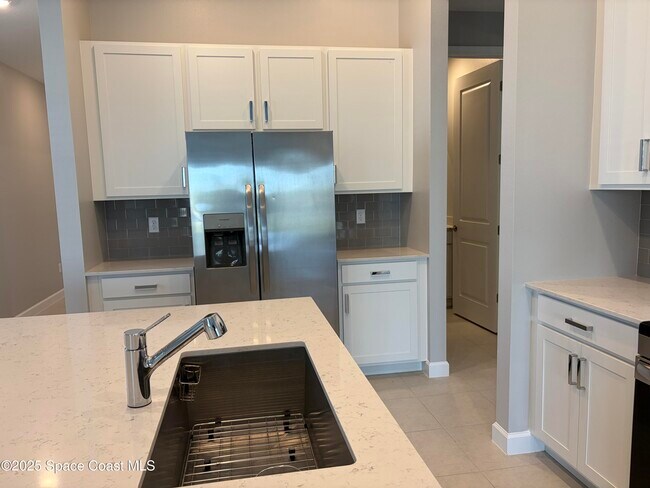 Building Photo - 1919 Croft Inlt Dr NW