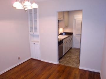 Foto del edificio - 4211 Newton Ave