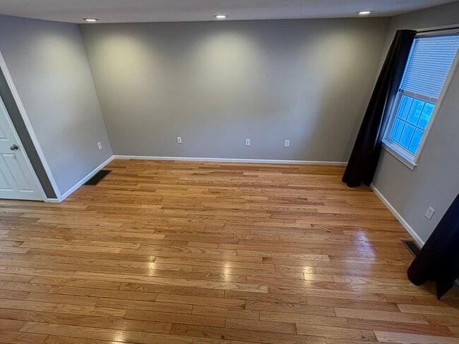 Building Photo - 453 Turnpike St