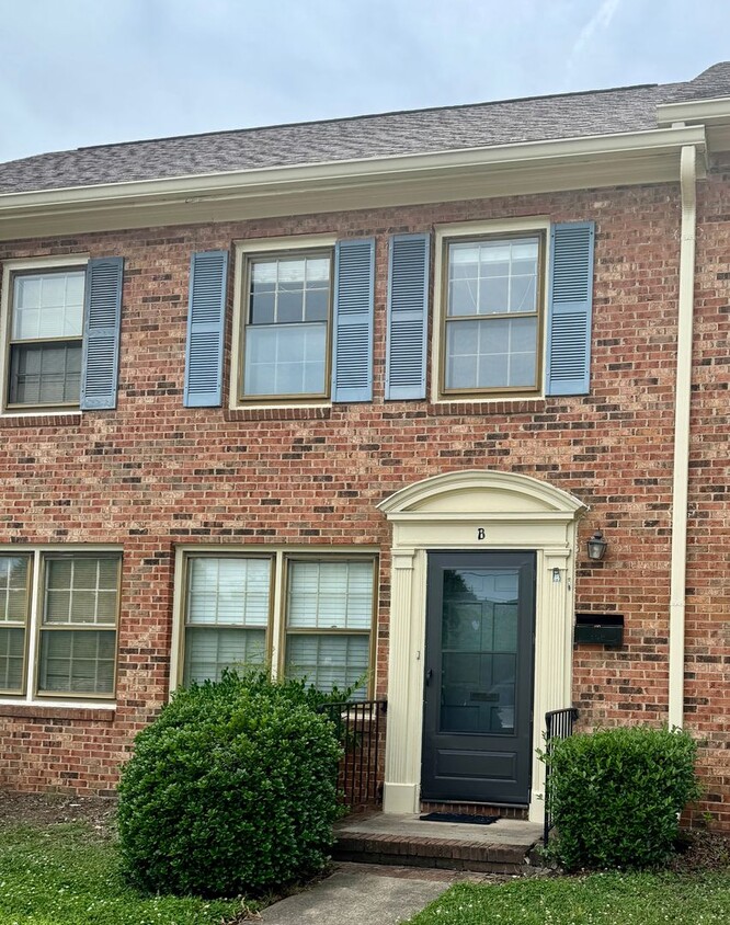 Primary Photo - Cute Townhouse in South Charlotte