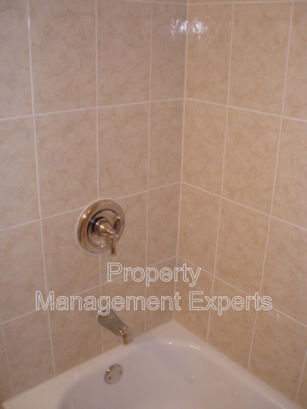 Building Photo - 1559 19th St N