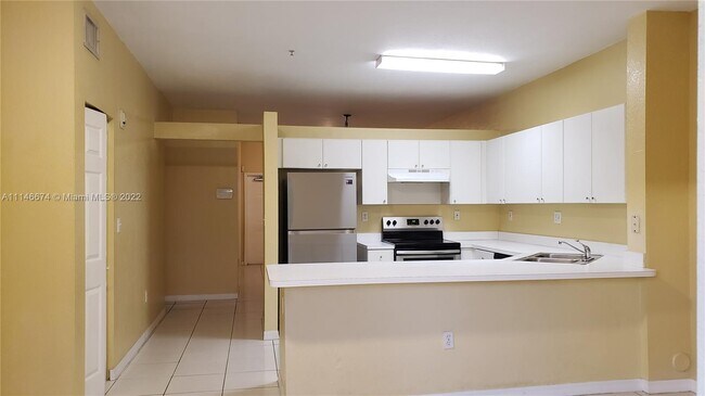 Foto del edificio - 6940 NW 179th St