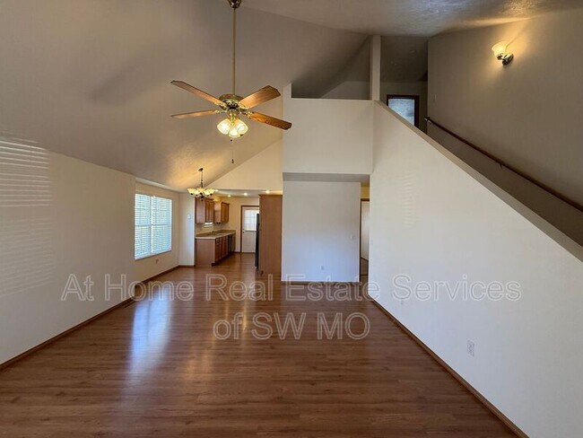 Foto del edificio - 601-603 W Bryant St