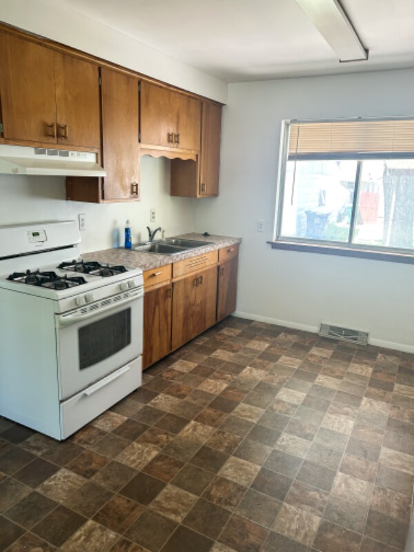 Building Photo - 2783 Cecelia St