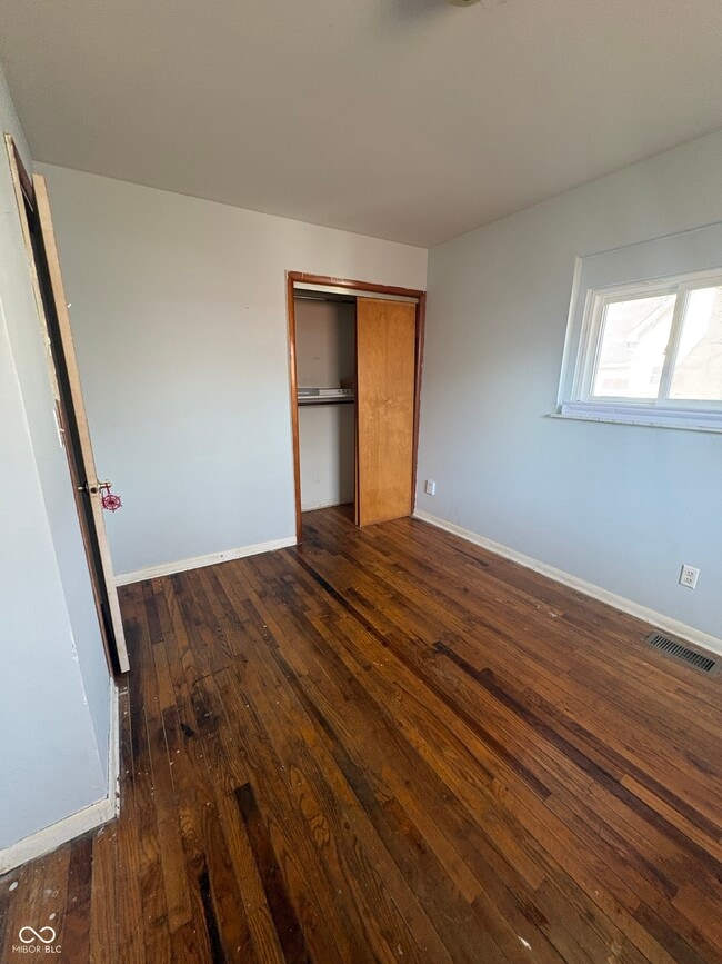 Foto del edificio - 803 Hurricane St