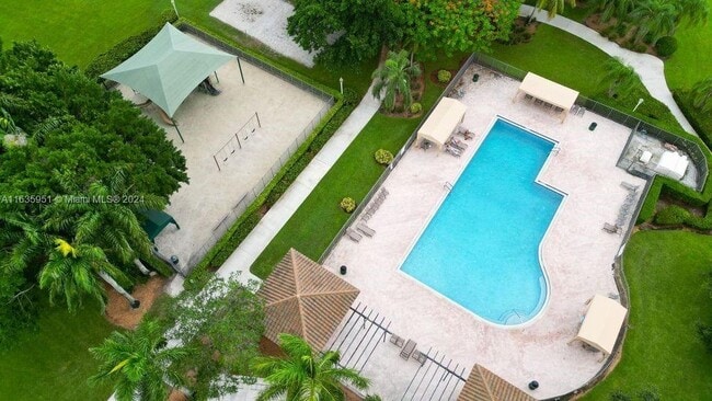 Building Photo - 868 Savannah Falls Dr