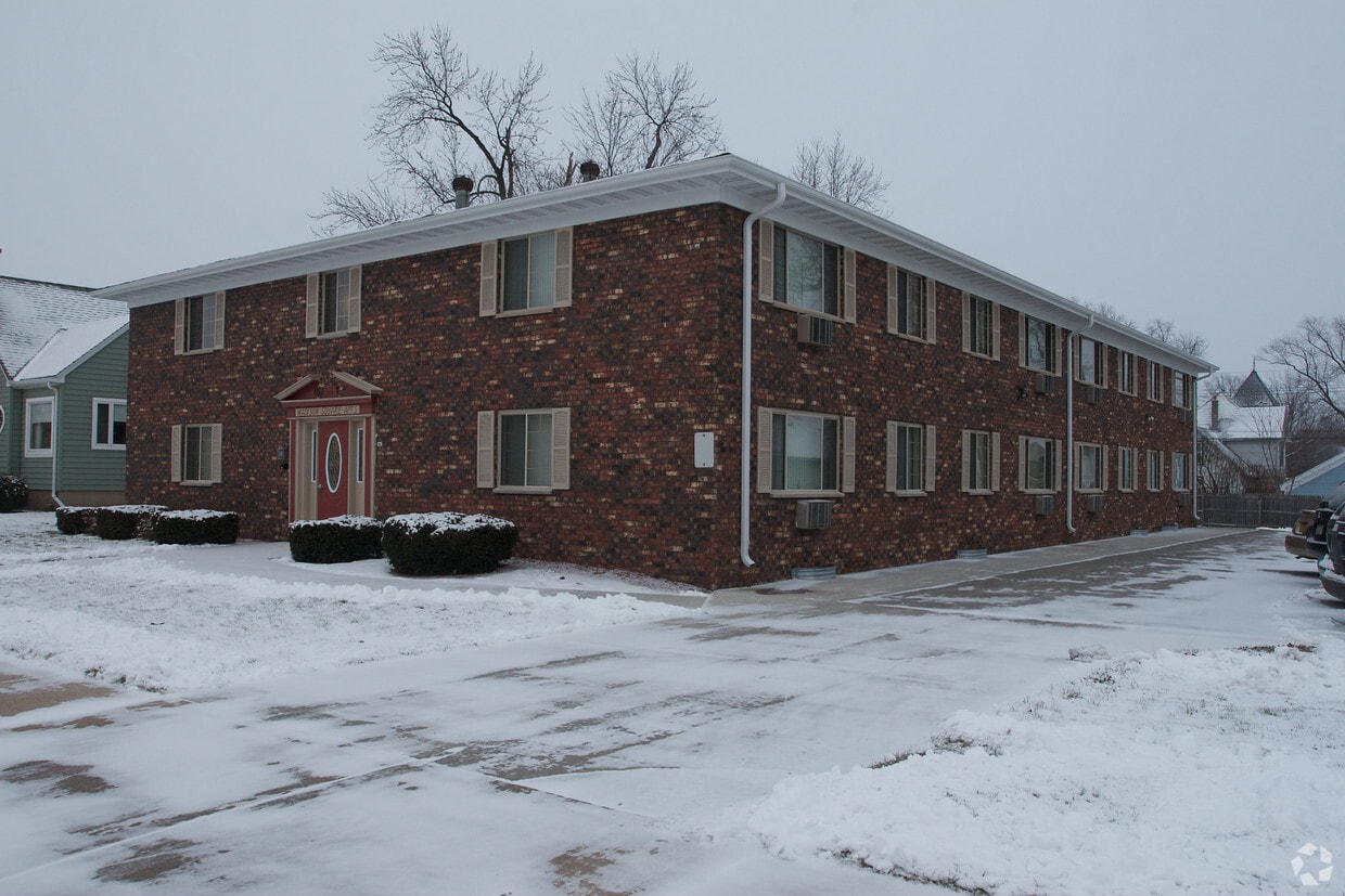 Madison Square Apartments 259 S Madison St Waupun, WI