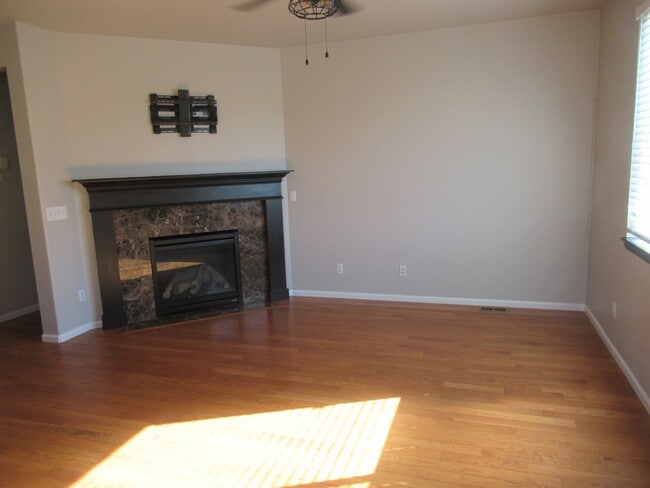 Foto del edificio - 8007 Briarthorn Ln