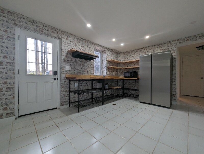 Building Photo - 406 Gaither St