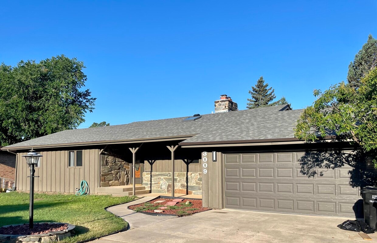 Foto principal - 3009 Meadowbrook Dr