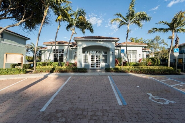 Foto del edificio - 3635 Sonoma Dr