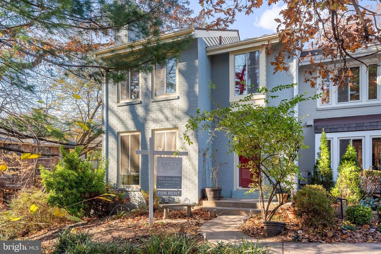 2028 Chadds Ford Dr, Reston, VA 20191 Townhome Rentals in Reston VA