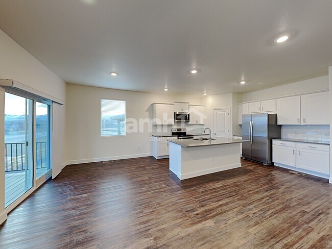 Building Photo - 15052 W 82nd Pl