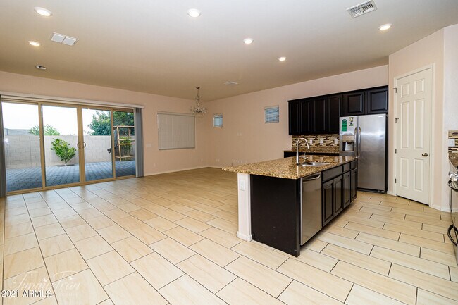 Foto del edificio - 3100 E Desert Broom Pl