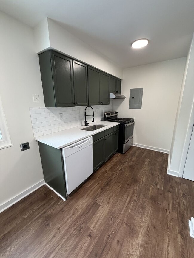 Building Photo - 1530 Genessee Ave