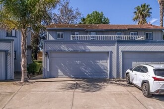 Building Photo - 905 Lido Cir