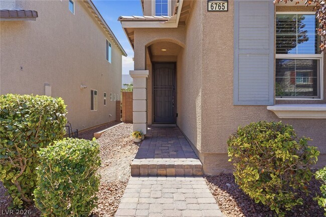 Foto del edificio - 6765 Bristle Falls St