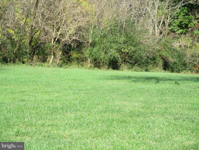 Foto del edificio - 18200 Point Lookout Rd