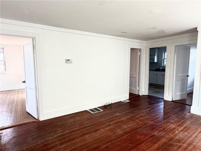 Building Photo - 18 Pope St
