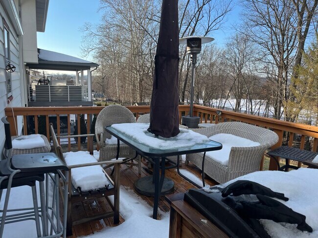 Foto del edificio - 59 Brookview Dr