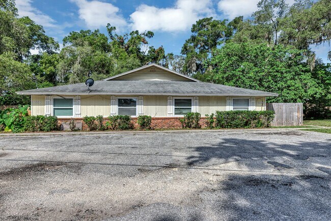 Building Photo - 3990 SE 17th Ct