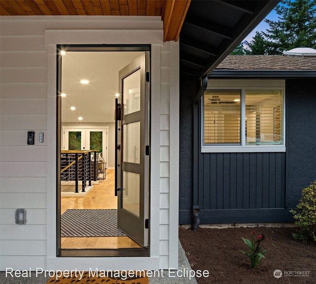 Building Photo - 5 br, 3 bath House - 10513 NE 190th Street