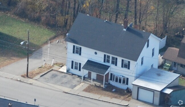 Building Photo - 235 Pleasant St