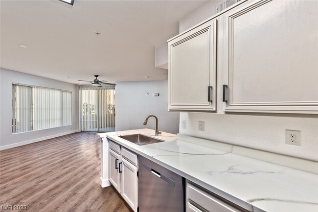 Building Photo - 7155 S Durango Dr