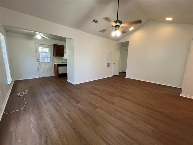 Foto del edificio - 718 Hillcrest Ct